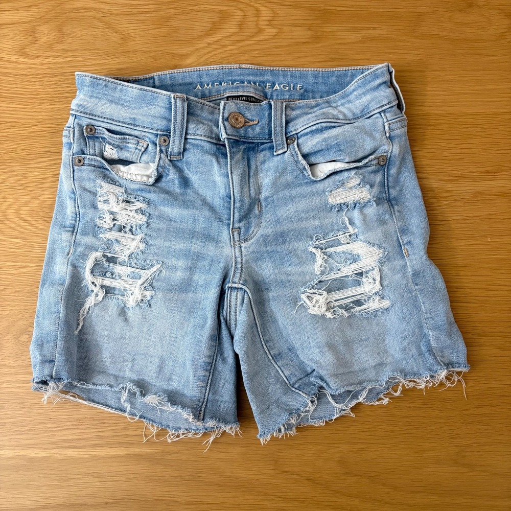 American Eagle Midi Denim Shorts Size 0 Blue Stretch 5" Inseam Distressed